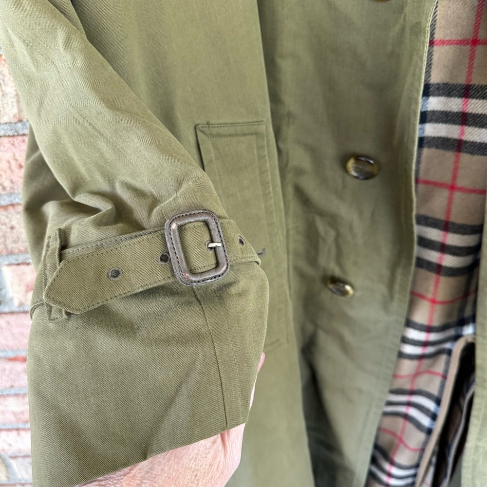 Men’s Burberry Trench Coat 40 Regular - Picture 2 of 9